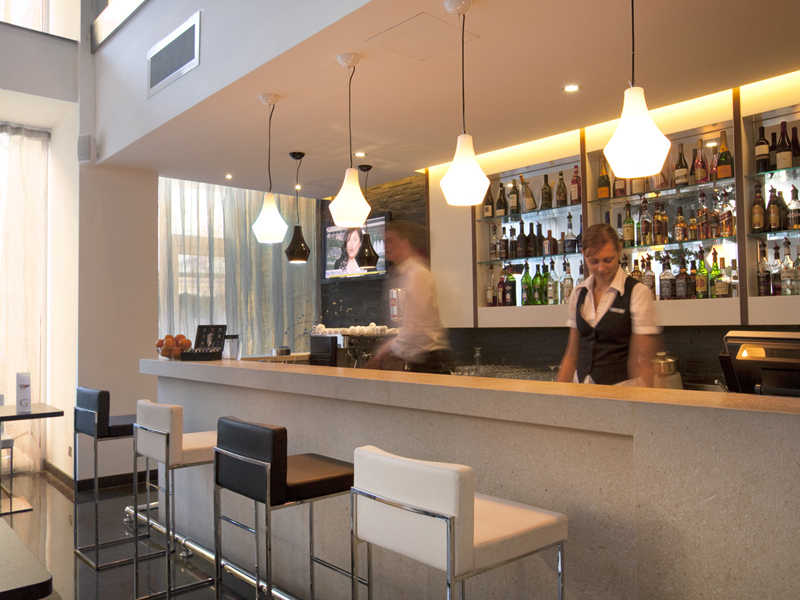 Lobby-Bar des Hotels, Sprachreisen St. Julians